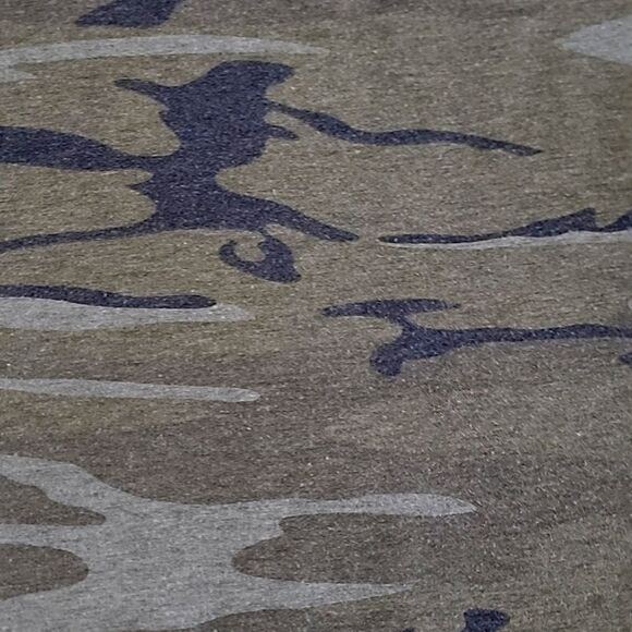 Zoe + Liv Green Camouflage Print Crew Neck Sweatshirt - Size Small - Picture 5 of 14